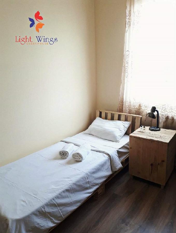 Light Wings Family Guesthouse Erévan Extérieur photo