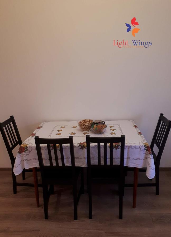 Light Wings Family Guesthouse Erévan Extérieur photo