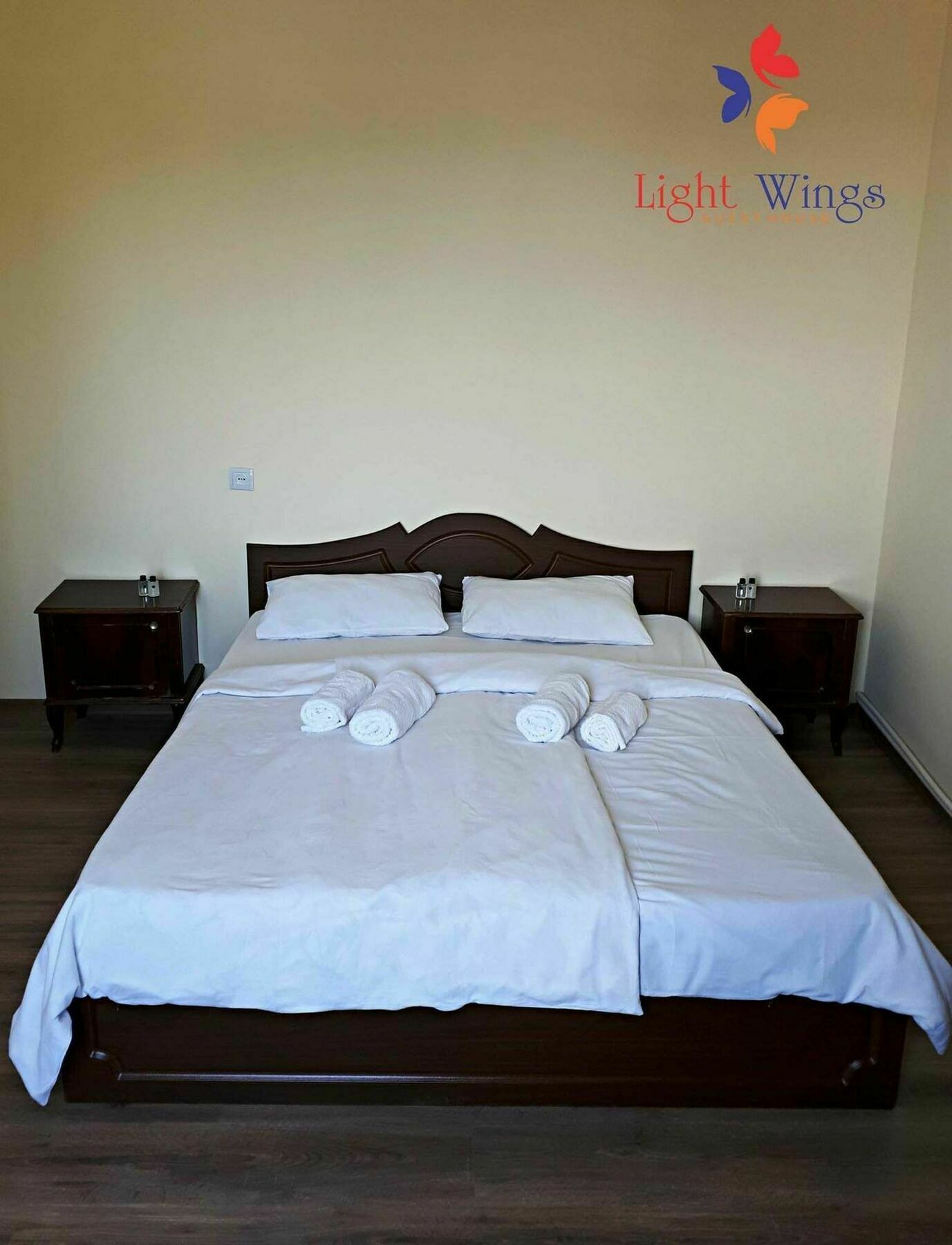 Light Wings Family Guesthouse Erévan Extérieur photo